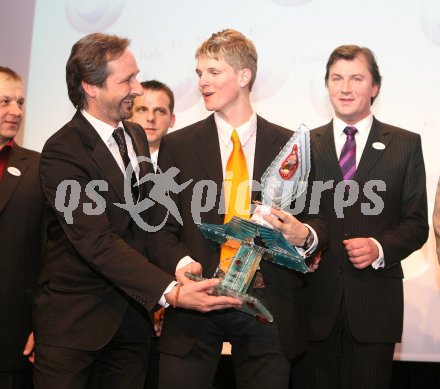 Sportlergala, Velden am 21.12.2006. Ehrung K?rntens Sportlerin 2006.  Sportlandesrat Wolfgang Schantl, Thomas Morgenstern, Hypo Leasing Vorstandsdirektor Josef Kircher. Velden am 21.12.2006
Foto: qspictures/ Kuess
---
pressefotos, pressefotografie, kuess, qs, qspictures, sport, bild, bilder, bilddatenbank