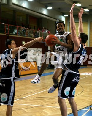 Basketball Bundesliga. W?rthersee Piraten gegen Feldkirch. Tobe Carberry. Klagenfurt, am 27.4.2006.
---
pressefotos, pressefotografie, kuess, qs, qspictures, sport, bild, bilder, bilddatenbank