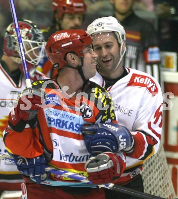 Eishockey Bundesliga. KAC gegen Jesenice.  Ryan Foster (KAC), Tomaz Razinger (Jesenice). Klagenfurt, am 29.10.2006.
Foto: Kuess
---
pressefotos, pressefotografie, kuess, qs, qspictures, sport, bild, bilder, bilddatenbank