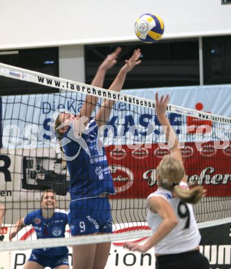 Volleyball Bundesliga. Cup. ATSC Wildcats gegen AVC Klagenfurt. Sigrid Sumper (ATSC), Kristina Thurner (AVC). Klagenfurt, am 3.12.2006.
Foto: qspictures/Nadja Kuess
---
pressefotos, pressefotografie, kuess, qs, qspictures, sport, bild, bilder, bilddatenbank