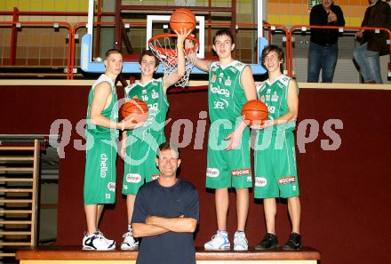 Basketball Bundesliga. W?rthersee Piraten. Franz Grossmann, Martin Breithuber, Trainer William Margarity, Rasid Mahalbasic. Klagenfurt, am 13.10.2006.
---
pressefotos, pressefotografie, kuess, qs, qspictures, sport, bild, bilder, bilddatenbank