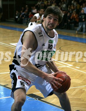Basketball Bundesliga. W?rthersee Piraten gegen Gmunden. Samuel Knabl. Klagenfurt, am 19.11.2005.
---
pressefotos, pressefotografie, kuess, qs, qspictures, sport, bild, bilder, bilddatenbank