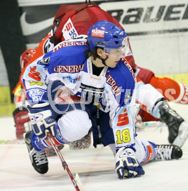 Eishockey Bundesliga. KAC gegen VSV. Harald Ofner, Jonathan Aitken (KAC), Martin Oraze (VSV). Klagenfurt, am 21.1.2007.
Foto: Kuess
---
pressefotos, pressefotografie, kuess, qs, qspictures, sport, bild, bilder, bilddatenbank