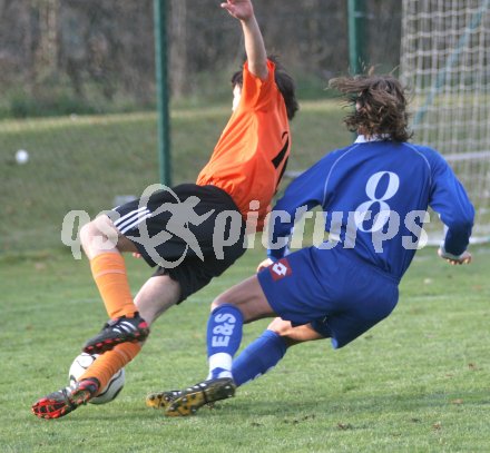 Fu?ball Unterliga Ost. K?ttmannsdorf gegen Wietersdorf. Stefan Rabensteiner (Wietersdorf), Manfred Habernig (K?ttmannsdorf). K?ttmannsdorf, am 5.11.2006.
Foto: Kuess
---
pressefotos, pressefotografie, kuess, qs, qspictures, sport, bild, bilder, bilddatenbank