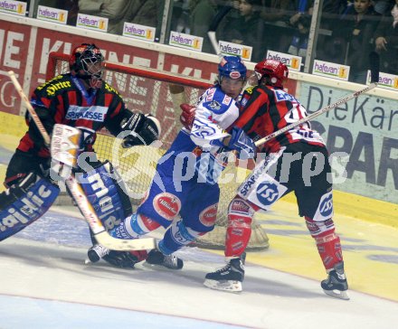 Eishockey Bundesliga. KAC gegen VSV. Schuller gegen Petrik. Klagenfurt, am 29.9.2005.

---
pressefotos, pressefotografie, kuess, qs, qspictures, sport, bild, bilder, bilddatenbank