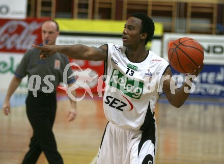 Basketball Bundesliga. W?rthersee Piraten gegen Lions Dornbirn. Damien McSwine (Piraten) . Klagenfurt, am 12.2.2006. 
---
pressefotos, pressefotografie, kuess, qs, qspictures, sport, bild, bilder, bilddatenbank