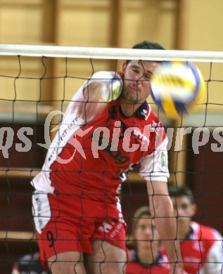 Volleyball Bundesliga. HYO VBK Klagenfurt.  Peter Vanik. Klagenfurt, am 15.10.2006.
---
pressefotos, pressefotografie, kuess, qs, qspictures, sport, bild, bilder, bilddatenbank