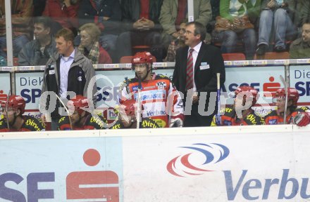 Eishockey Bundesliga. KAC EHC Linz. KAC Spielerbank. Trainer Kevin Primeau. Klagenfurt, am 8.10.2006.
---
pressefotos, pressefotografie, kuess, qs, qspictures, sport, bild, bilder, bilddatenbank