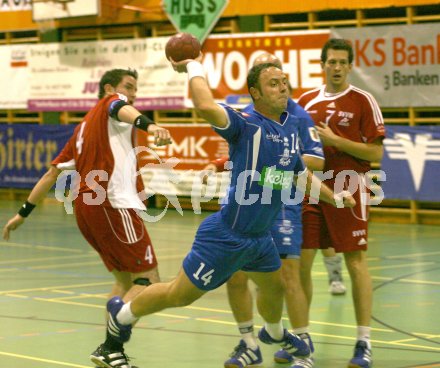 Handball Bundesliga. SC Ferlach gegen SVVW Klagenfurt. Boris Levc (SC Ferlach), Markus G?tzhaber, Goran Bilbija (SVVW): Ferlach, am 30.9.2006.
---
pressefotos, pressefotografie, kuess, qs, qspictures, sport, bild, bilder, bilddatenbank