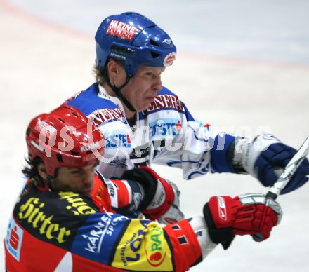 Eishockey Bundesliga. VSV gegen KAC. Mike Stewart (VSV), Toni Iob (KAC). Villach, am 22.12.2006.
Foto: qspictures/Kuess 
---
pressefotos, pressefotografie, kuess, qs, qspictures, sport, bild, bilder, bilddatenbank