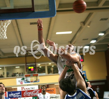 Basketball Bundesliga. W?rthersee Piraten gegen Oberwart Gunners.Bryan Lucas (Piraten). Klagenfurt, am 18.3.2006.
---
pressefotos, pressefotografie, kuess, qs, qspictures, sport, bild, bilder, bilddatenbank