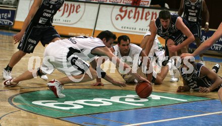 Basketball Bundesliga. W?rthersee Piraten gegen Gmunden. Andreas Helmigk und Bryan Lucas . Klagenfurt, am 19.11.2005.
---
pressefotos, pressefotografie, kuess, qs, qspictures, sport, bild, bilder, bilddatenbank