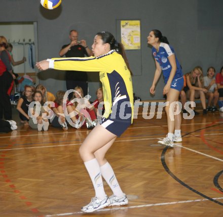 Volleyball. Showtraining des chinesischen Vizemeisters Tianjin im Damen Volleyball und der ATSC Wildcats im BG M?ssinger. Klagenfurt, am 10.11.2006.
Foto: Kuess
---
pressefotos, pressefotografie, kuess, qs, qspictures, sport, bild, bilder, bilddatenbank