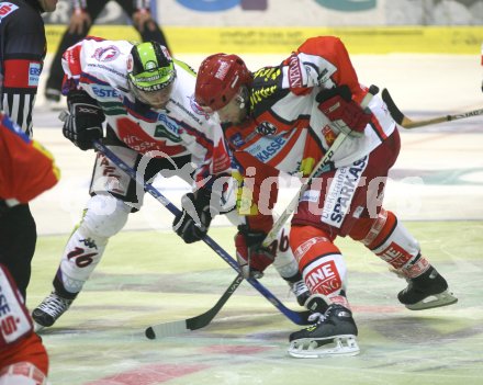 Eishockey Bundesliga. KAC gegen Innsbruck. Heimo Lindner (Innsbruck), Andreas Pusnik (KAC). Klagenfurt, am 5.10.2006.
---
pressefotos, pressefotografie, kuess, qs, qspictures, sport, bild, bilder, bilddatenbank