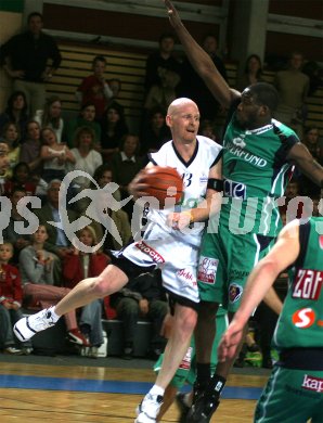 Basketball Bundesliga. W?rthersee Piraten gegen Kapfenberg Bulls. Mike Coffin. Klagenfurt, am 9.4.2005
---
pressefotos, pressefotografie, kuess, qs, qspictures, sport, bild, bilder, bilddatenbank