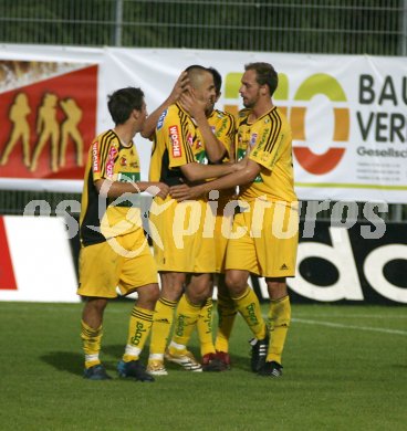 Fussball Red Zac Liga. FCK gegen Admira. Torjubel FCK. Klagenfurt, am 18.8.2006.

---
pressefotos, pressefotografie, kuess, qs, qspictures, sport, bild, bilder, bilddatenbank