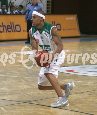 Basketball Bundesliga. W?rthersee Piraten gg. Swans Gmunden. Anthony Shavies (Piraten). Klagenfurt, am 20.10.2006.
Foto: qspictures/Nadja Kuess
---
pressefotos, pressefotografie, kuess, qs, qspictures, sport, bild, bilder, bilddatenbank