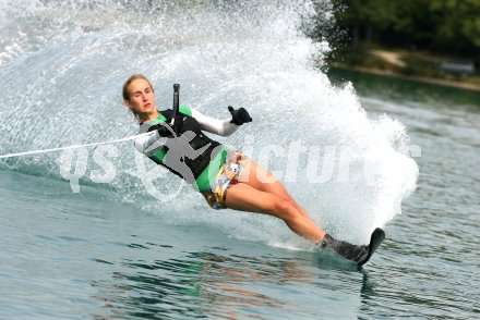 Wasserski. Tina Rauchenwald. U17 Weltmeisterin. Slalom. P?rtschach, am 2.9.2006.
---
pressefotos, pressefotografie, kuess, qs, qspictures, sport, bild, bilder, bilddatenbank