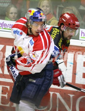 Eishockey Bundesliga. KAC gegen Salzburg. Jonathan Aitken (KAC), Dieter Kalt (Salzburg). Klagenfurt, am 3.12.2006.
Foto: Kuess
---
pressefotos, pressefotografie, kuess, qs, qspictures, sport, bild, bilder, bilddatenbank
