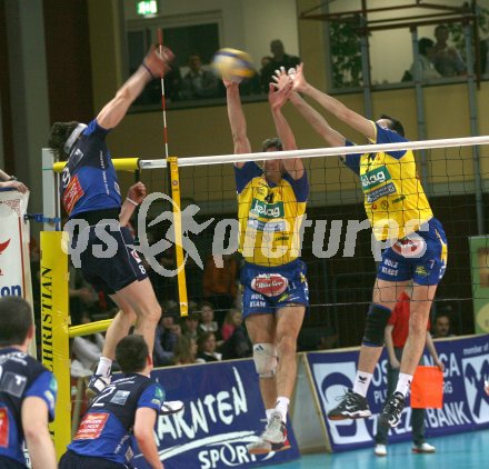 Volleyball Bundesliga. Aich/Dob gegen Tirol. Cestmir Cerny, Jure Kokot (Aich/Dob). Klagenfurt, am 20.3.2006.
---
pressefotos, pressefotografie, kuess, qs, qspictures, sport, bild, bilder, bilddatenbank