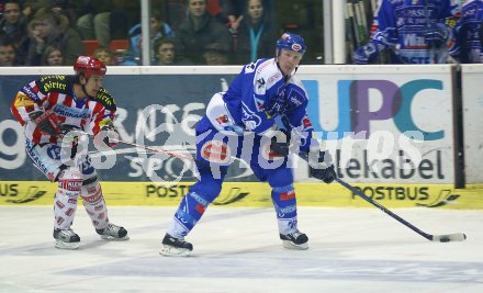 ?sterreichische Eishockey Bundesliga. K?rntner Derby KAC gegen VSV.  Many Viveiros (KAC) gegen Mike Stewart (VSV). Klagenfurt, am 26.12.2005.
---
pressefotos, pressefotografie, kuess, qs, qspictures, sport, bild, bilder, bilddatenbank