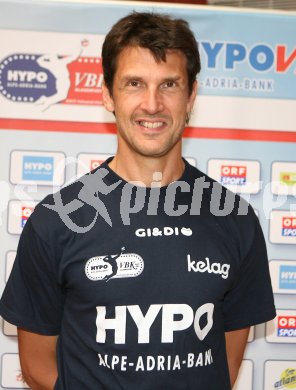 Volleyball Bundesliga. HYPO VBK. Portraitfotos. Trainer Wolfgang Schmerlaib. Klagenfurt, am 23.9.2006.
---
pressefotos, pressefotografie, kuess, qs, qspictures, sport, bild, bilder, bilddatenbank