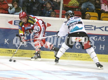 Eishockey Bundesliga. KAC EHC Linz. Ben Storey (Linz), Chad Hinz (KAC). Klagenfurt, am 8.10.2006.
---
pressefotos, pressefotografie, kuess, qs, qspictures, sport, bild, bilder, bilddatenbank
