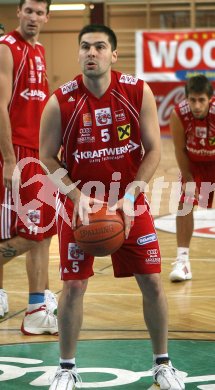 Basketball Bundesliga. W?rthersee Piraten gegen Wels. Miroslav Juric (Wels). KLagenfurt, am 12.11.2006.
Foto: Kuess
---
pressefotos, pressefotografie, kuess, qs, qspictures, sport, bild, bilder, bilddatenbank