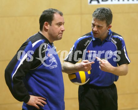Volleyball Bundesliga. Aich/Dob gegen Enns. Manager Martin Micheu, Trainer Bruno Najdic (Aich/Dob). Bleiburg, am 20.1.2007.
Foto: Kuess
---
pressefotos, pressefotografie, kuess, qs, qspictures, sport, bild, bilder, bilddatenbank