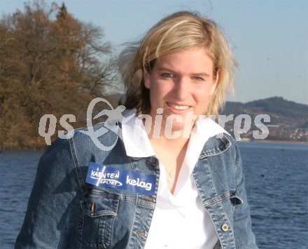 Rudern/Daniela Ortner
P?rtschach, am 24.11.2004
---
pressefotos, pressefotografie, kuess, qs, qspictures, sport, bild, bilder, bilddatenbank