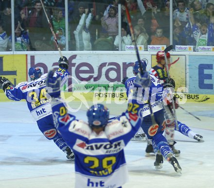 Eishockey Bundesliga. KAC gegen VSV. Torjubel des VSV. Klagenfurt, am 26.12.2005.
---
pressefotos, pressefotografie, kuess, qs, qspictures, sport, bild, bilder, bilddatenbank