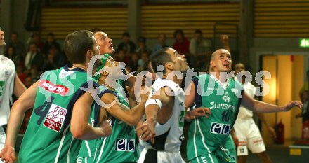 Basketball Bundesliga. W?rthersee Piraten gegen Superfund Bulls Kapfenberg. Joachim Buggelsheim. Blick nach oben. Klagenfurt, am 17.12.2005.
---
pressefotos, pressefotografie, kuess, qs, qspictures, sport, bild, bilder, bilddatenbank
