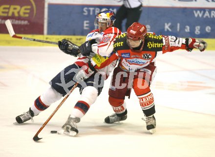 Eishockey Bundesliga. KAC gegen Salzburg.Frank Banham (Salzburg), Igor Ivanov (KAC). Klagenfurt, am 22.10.2006.
Foto: Kuess
---
pressefotos, pressefotografie, kuess, qs, qspictures, sport, bild, bilder, bilddatenbank