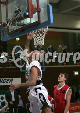 Basketball Bundesliga. W?rthersee Piraten gegen LIONS Arkadia Traiskirchen. Nenad Videka (Piraten). Klagenfurt, 16.1.2006.
---
pressefotos, pressefotografie, kuess, qs, qspictures, sport, bild, bilder, bilddatenbank