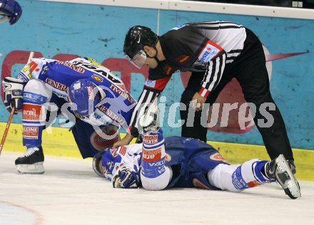 Eishockey Bundesliga. KAC gegen VSV. Thomas Raffl verletzt am Boden, Devin Edgerton (VSV). Klagenfurt, am 21.1.2007.
Foto: Kuess
---
pressefotos, pressefotografie, kuess, qs, qspictures, sport, bild, bilder, bilddatenbank
