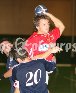 Handball Bundesliga.  HCK59 gegen SVVW.  Ingo Lippitsch (HCK), Oliver Gaggl (SVVW). Klagenfurt, am 11.11.2006
Foto: Kuess
---
pressefotos, pressefotografie, kuess, qs, qspictures, sport, bild, bilder, bilddatenbank