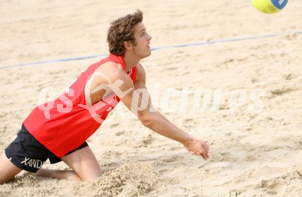 Beachvolleyball Grand Slam. Alexander Xandi Huber (?sterreich). Klagenfurt, am 8.2.2006.
---
pressefotos, pressefotografie, kuess, qs, qspictures, sport, bild, bilder, bilddatenbank