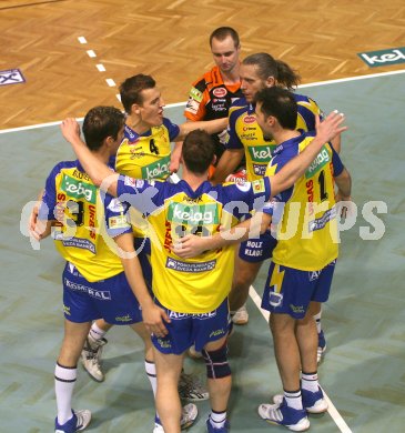 Volleyball Bundesliga. Aich/Dob gegen Salzburg. Jubel Aich/Dob. Bleiburg, am 2.12.2006.
Foto: Kuess
---
pressefotos, pressefotografie, kuess, qs, qspictures, sport, bild, bilder, bilddatenbank