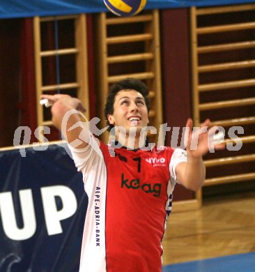Volleyball Bundesliga. Hypo VBK gegen Enns. Adam Simac (HYPO VBK). Klagenfurt, am 11.11.2006.
Foto: Kuess
---
pressefotos, pressefotografie, kuess, qs, qspictures, sport, bild, bilder, bilddatenbank