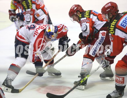 ?sterreichische Eishockey Bundesliga. KAC gegen Red Bull Salzburg. Chad Hinz (KAC), Dieter Kalt (Salzburg). Klagenfurt, am 22.10.2006.
Foto: Kuess
---
pressefotos, pressefotografie, kuess, qs, qspictures, sport, bild, bilder, bilddatenbank