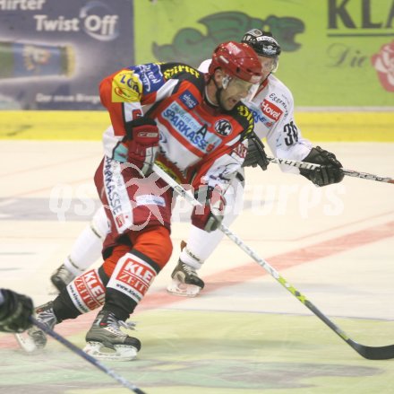 Eishockey Bundesliga. KAC EHC Linz. Ricard Persson (KAC), Christian Perthaler (Linz). Klagenfurt, am 8.10.2006.
---
pressefotos, pressefotografie, kuess, qs, qspictures, sport, bild, bilder, bilddatenbank