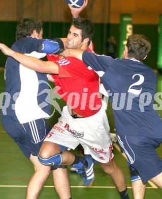 Handball Bundesliga.  HCK59 gegen SVVW.  Thomas Kandolf (HCK), Markus G?tzhaber, Rudi Raunig. Klagenfurt, am 11.11.2006
Foto: Kuess
---
pressefotos, pressefotografie, kuess, qs, qspictures, sport, bild, bilder, bilddatenbank