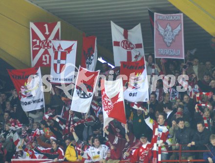 ?sterreichische Eishockey Bundesliga. K?rntner Derby KAC gegen VSV. Stimmung im KAC Fan Sektor. Klagenfurt, am 26.12.2005.
---
pressefotos, pressefotografie, kuess, qs, qspictures, sport, bild, bilder, bilddatenbank