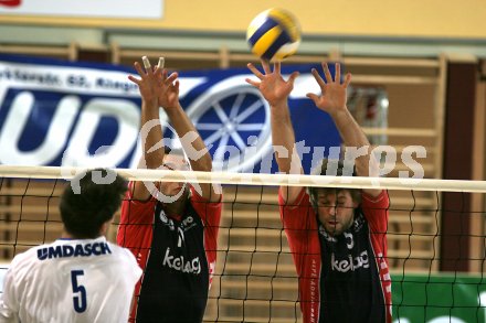 Volleyball Bundesliga. Hypo VBK. Peter Polony  und Ulrich Lippitsch beim Block. Klagenfurt, am 1.10.2005.
Foto: Kuess
---
pressefotos, pressefotografie, kuess, qs, qspictures, sport, bild, bilder, bilddatenbank