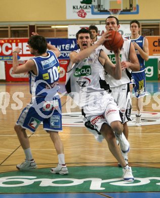 Basketball Bundesliga. W?rthersee Piraten gegen Oberwart Gunners. Selmir Husanovic (Piraten). Klagenfurt, am 18.3.2006.
---
pressefotos, pressefotografie, kuess, qs, qspictures, sport, bild, bilder, bilddatenbank