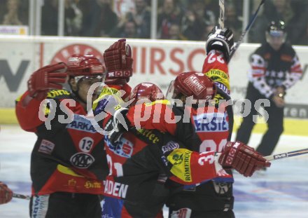 Eishockey Bundesliga. KAC gegen Vienna Capitals. Torjubel des KAC. Klagenfurt, am 31.3.2005. 
---
pressefotos, pressefotografie, kuess, qs, qspictures, sport, bild, bilder, bilddatenbank