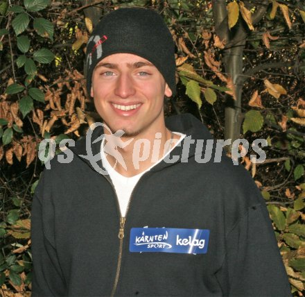 Kanu/Manuel Filzwieser
P?rtschach, am 24.11.2004.
---
pressefotos, pressefotografie, kuess, qs, qspictures, sport, bild, bilder, bilddatenbank