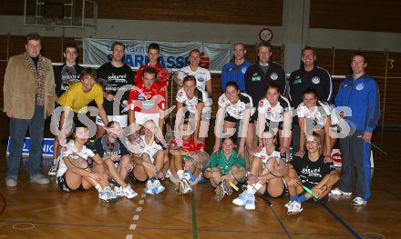 Badminton, Volleyball. Gemeinsames Training des Badminton Bundesligaspieler des ASK? Kelag K?rnten und der Volleyballerinnen des ATSC Wildcats. Foto mit Spieler- und Spielerinnen, Trainer und Funktion?ren. Klagenfurt, am 29.11.2005.
---
pressefotos, pressefotografie, kuess, qs, qspictures, sport, bild, bilder, bilddatenbank