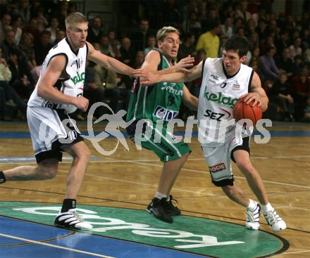 Basketball Bundesliga. W?rthersee Piraten gegen Kapfenberg Bulls. Iirom Tenngren und Selmir Husanovic. Klagenfurt, am 9.4.2005
---
pressefotos, pressefotografie, kuess, qs, qspictures, sport, bild, bilder, bilddatenbank