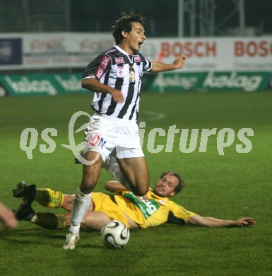 Fussball. Red Zac Liga. FCK gegen LASK. Hannes Toth (FCK), Ivica Vastic (LASK). Klagenfurt, am 13.10.2006.
---
pressefotos, pressefotografie, kuess, qs, qspictures, sport, bild, bilder, bilddatenbank
